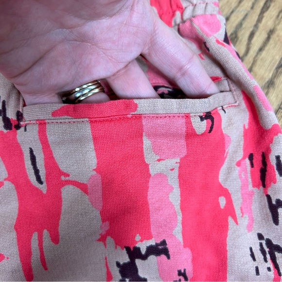 GYMSHARK | Red Pink Camo Jersey Athletic Shorts Size S - Picture 9 of 14